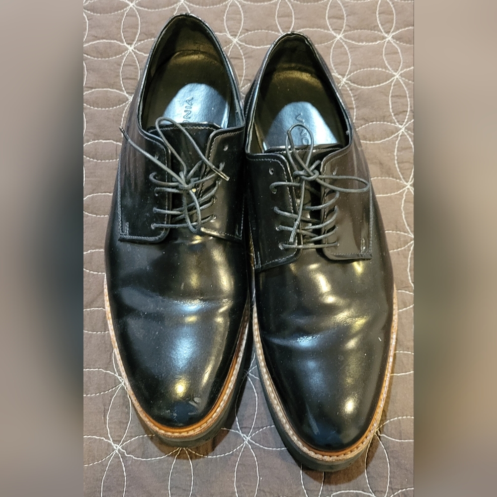 Vince black leather loafers, size 11